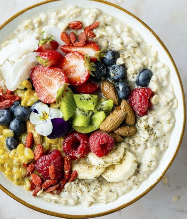 Porridge breakfast super bowl healthy lifestyle